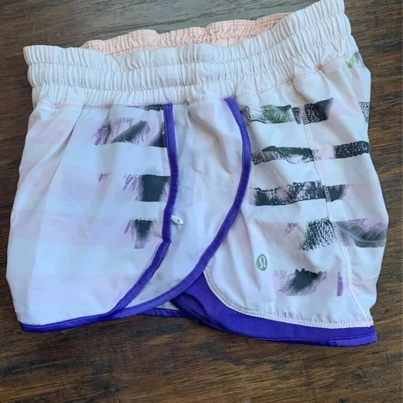 Lululemon Tracker V Limited Edition Shorts 6/S - Picture 2 of 9